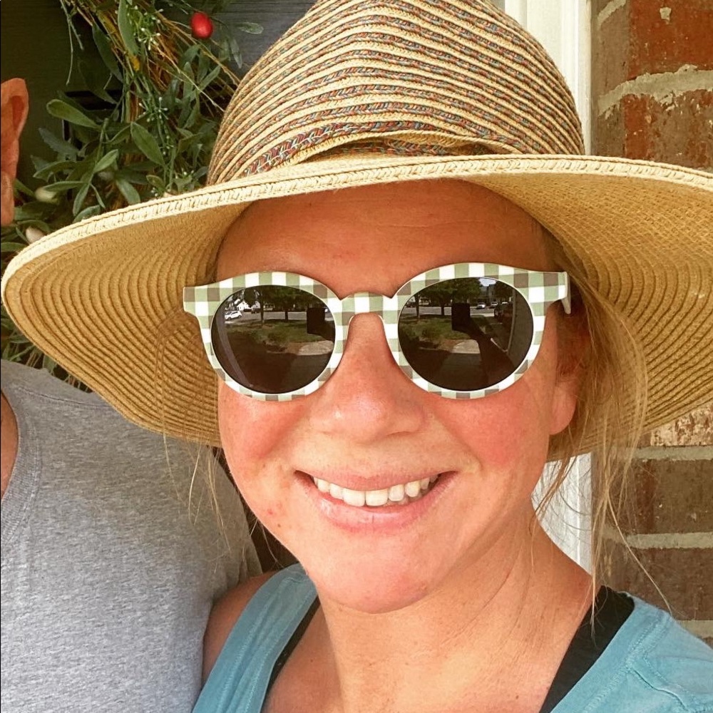 Meet your Posher, Rebecca